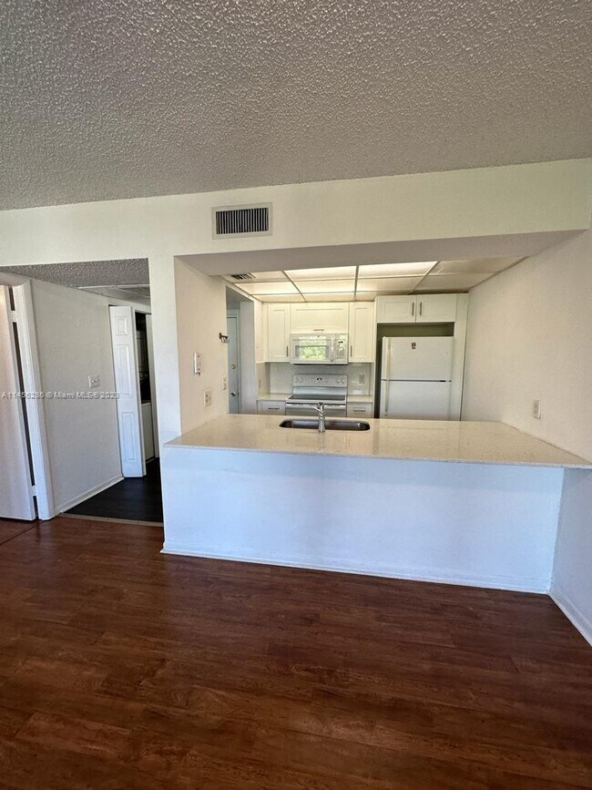 Foto del edificio - 8160 Geneva Ct