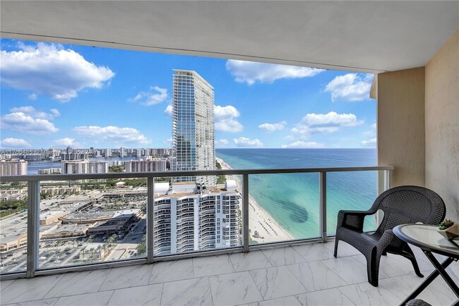 Foto del edificio - 16699 Collins Ave