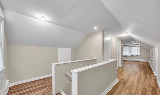 Foto del edificio - 348 Woodbine Way