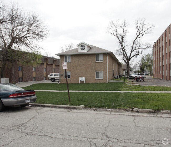 Building Photo - 1827 J St