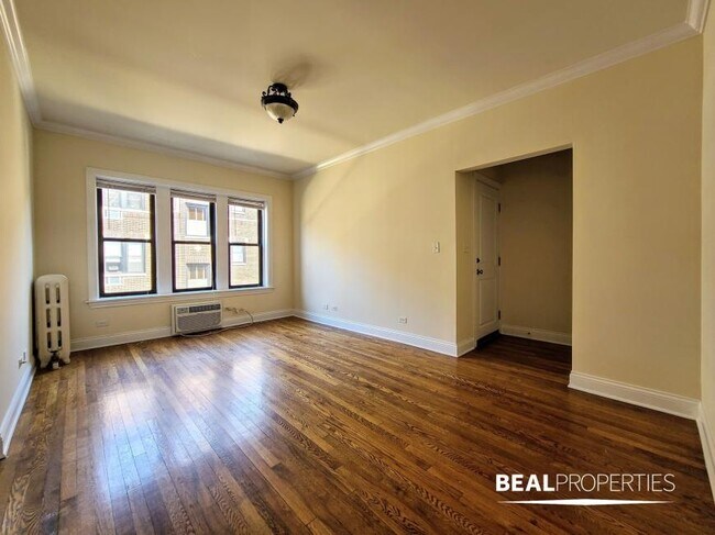 Foto del edificio - 1 bedroom in CHICAGO IL 60613