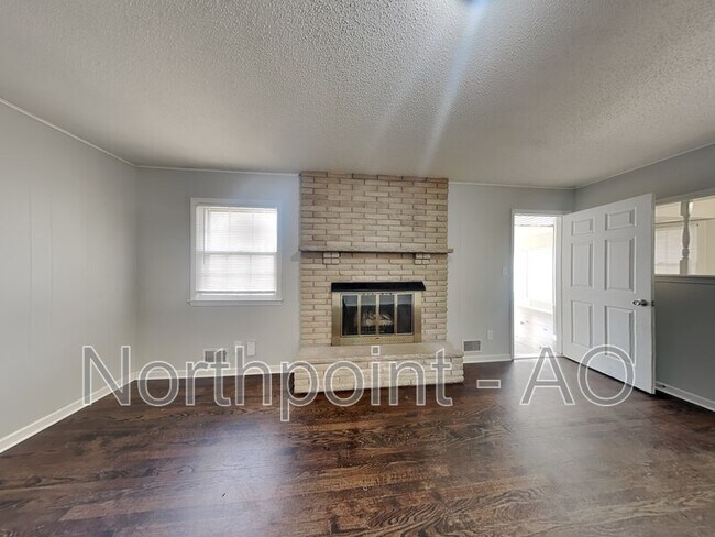 Building Photo - 5005 Osage Ave