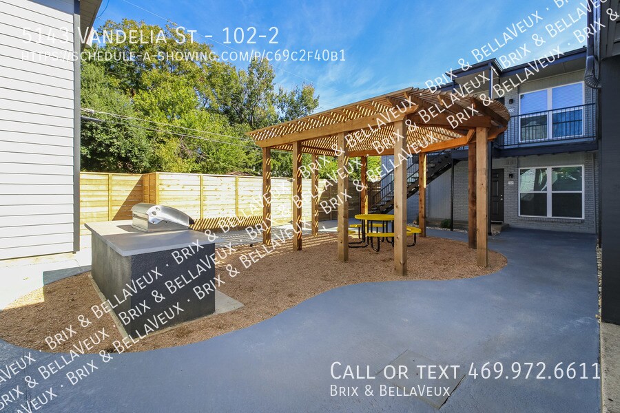 Building Photo - Brix: 1-Bedroom with a Private Backyard Pa...