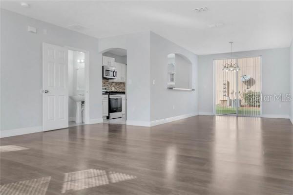 Building Photo - 613 Captiva Cir