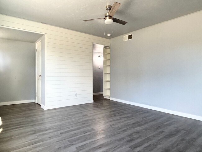 Foto del edificio - Cozy Rambler with Huge Yard!