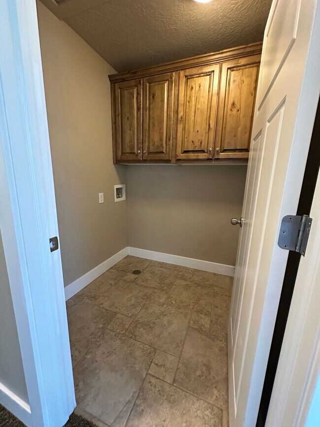 Foto del edificio - Dog friendly 3 Bedroom 2.5 Bath town home in Provo.