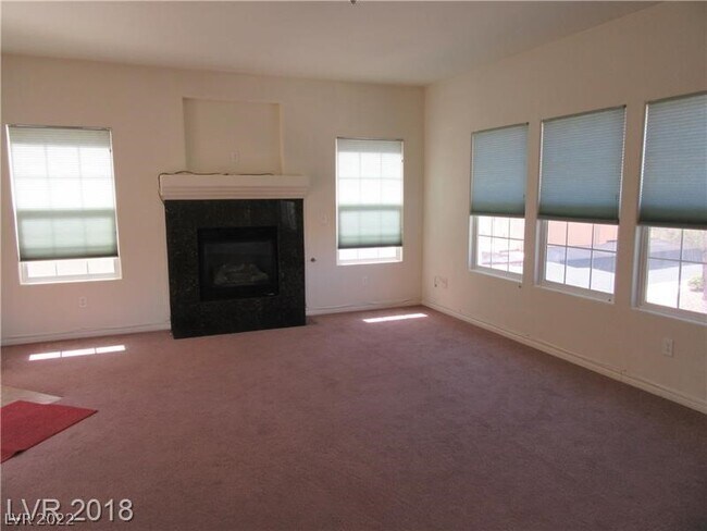 Building Photo - 693 Bay View Dr