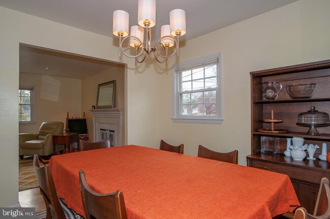 Foto del edificio - 7807 Hayfield Rd