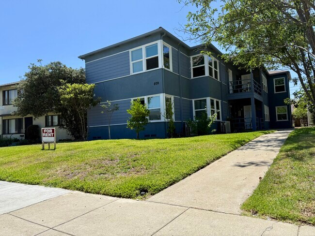 Foto del edificio - 809 N. Adams St.