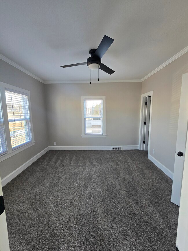 Dormitorio 1 - 1323 Michigan Ave