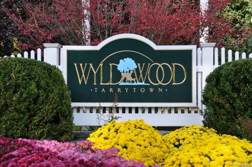 Primary Photo - 1 Wyldwood Dr