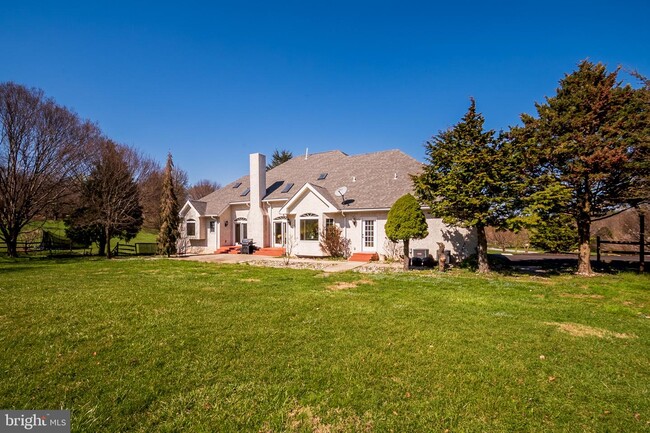 Building Photo - 115 Partridge Way