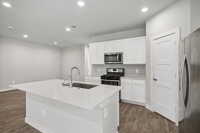 Foto del edificio - 12132 Bear River Dr