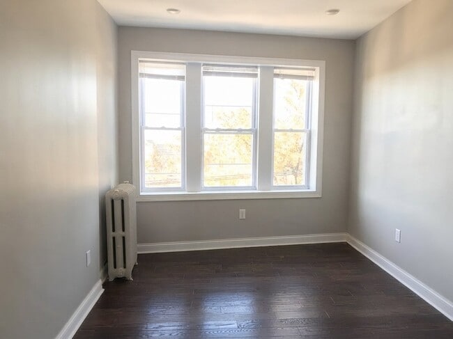 Building Photo - 158 Bergen Ave