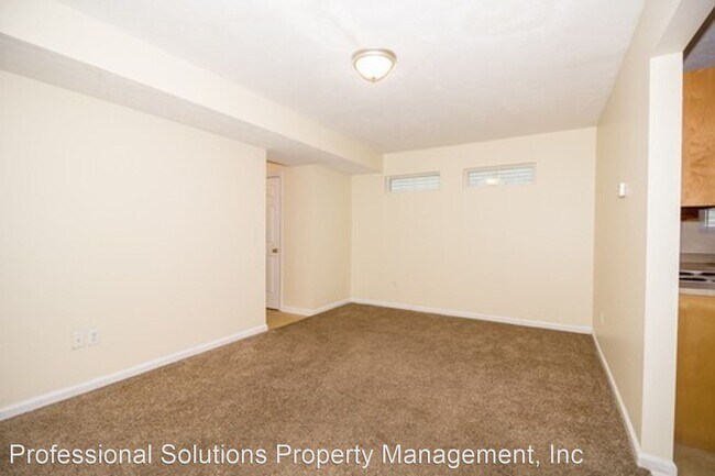Building Photo - 1445-1445 Westwood Dr