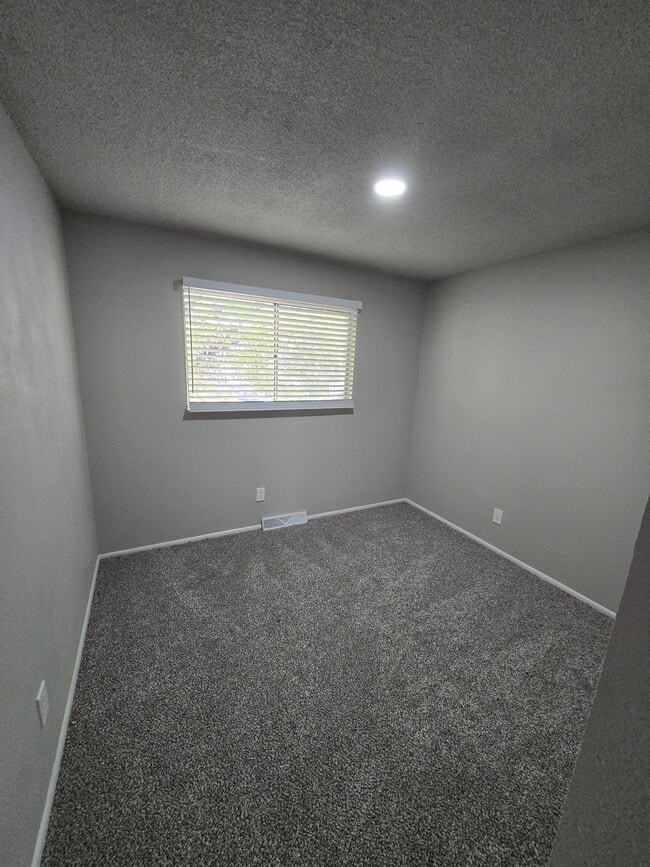 Building Photo - 4711 Bella Dr