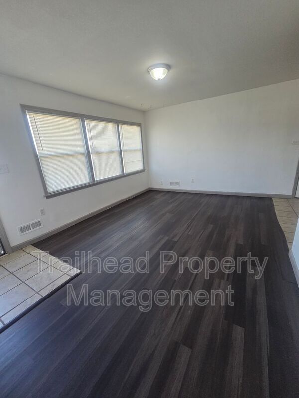 Foto del edificio - 11127 Blue Ridge Blvd