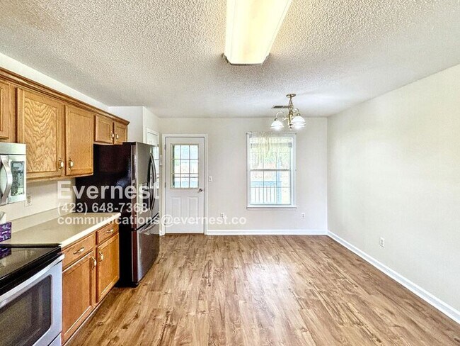 Building Photo - 9451 Pasture Dr