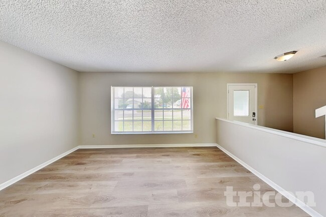 Building Photo - 1604 Palm Leaf Dr