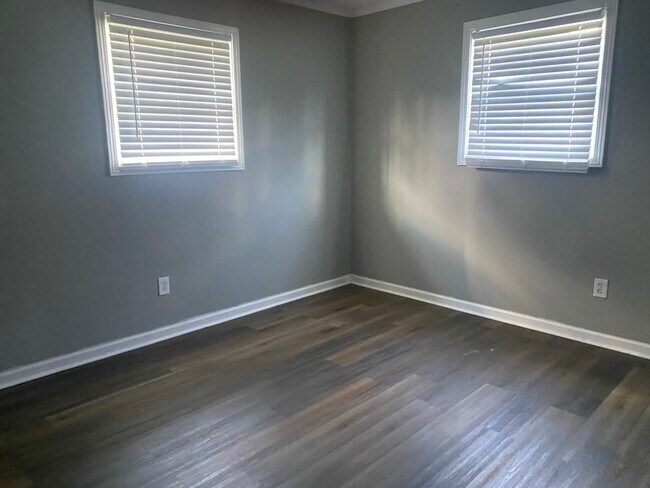 Foto del edificio - 255 Roberson Rd