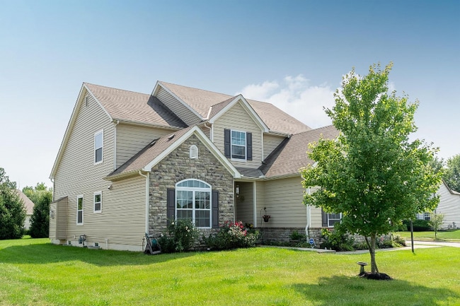Building Photo - 811 Maple Vista Dr