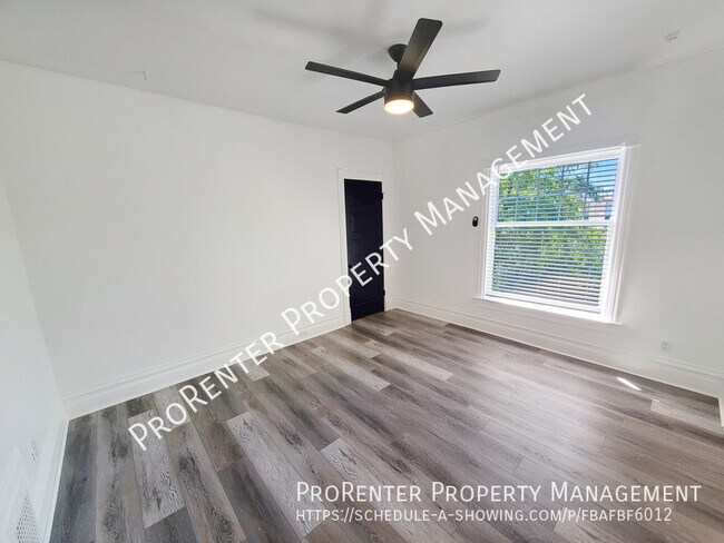 Foto del edificio - 221 E 2nd Ave