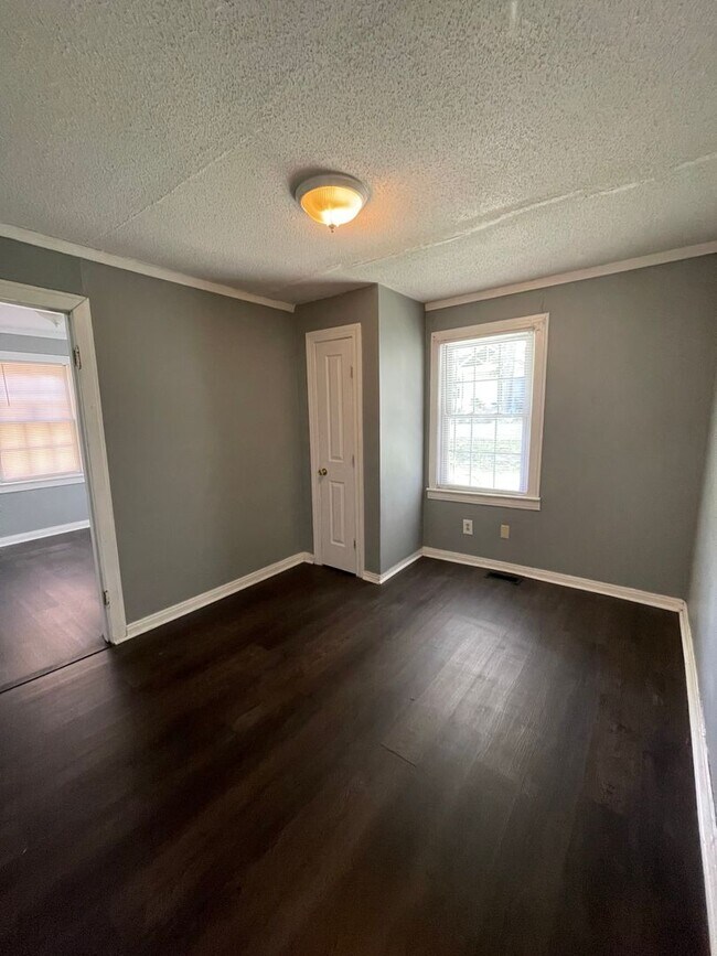 Foto del edificio - Three bedroom, one bath house in Columbia!