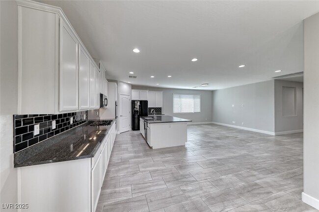 Foto del edificio - 6118 Andover Wood Rd