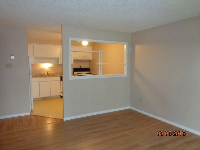 Foto del edificio - Wonderful 1 BR/1 BA Ground Floor Condo in ...