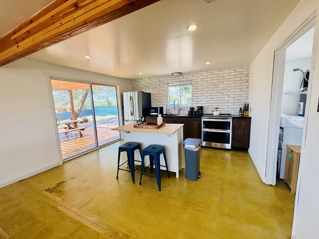 Building Photo - Gorgeous Home Surrounded by Panoramic Views