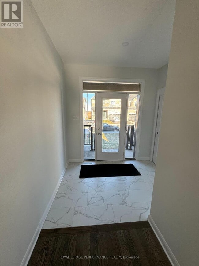 Building Photo - 915 Lakeridge Dr