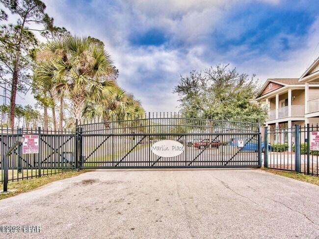 Foto del edificio - 8645 Marlin Pl