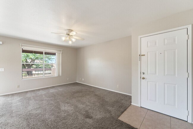 Foto del edificio - 16657 E Gunsight Dr