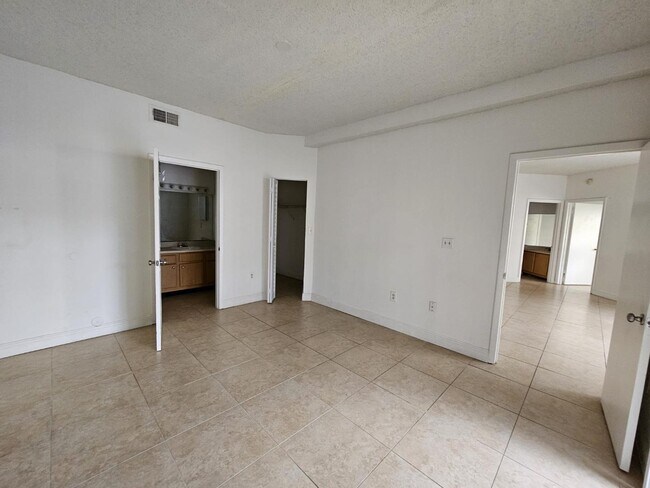 Photo - 2550 SW 18th Terrace Apartment