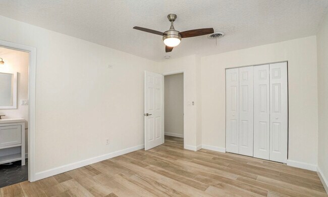 Foto del edificio - 1233 Kathwood Dr