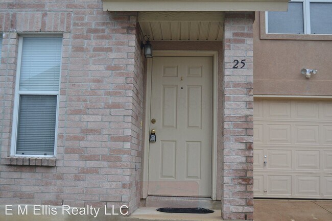 Building Photo - 3 br, 2 bath House - 25 Badgers Hill