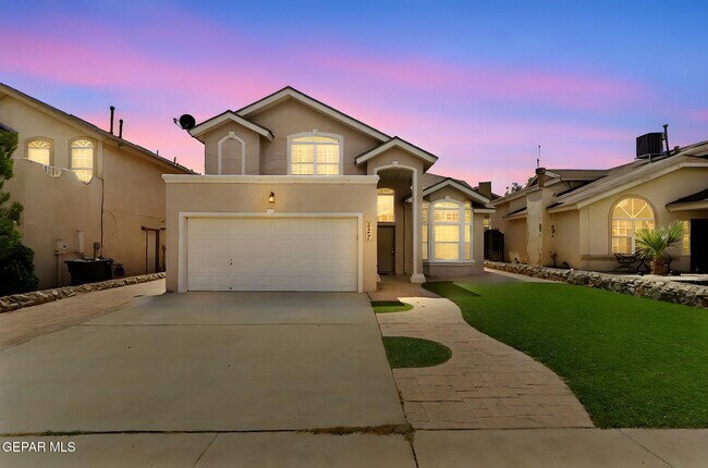 Foto del edificio - 527 Longleaf Pl