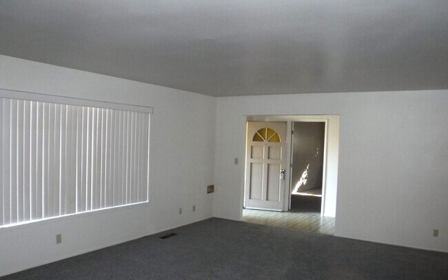 Building Photo - 2465/2475 Pillsbury Road (Duplex)