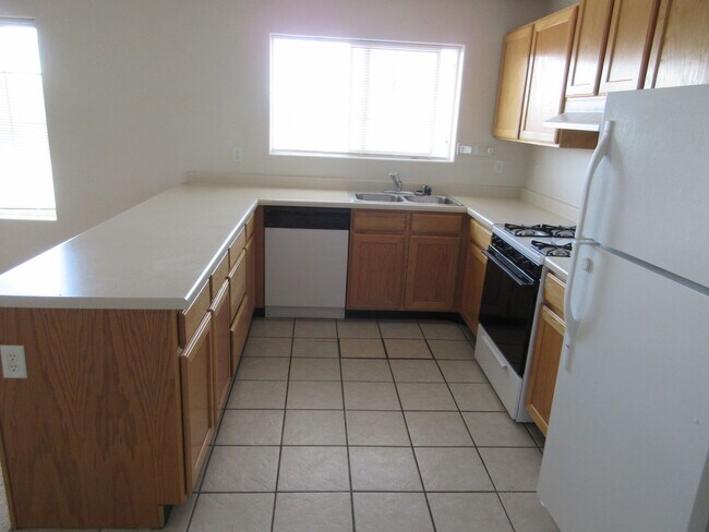 Foto del edificio - Move-In Discount -- 2 bedroom - 2 bath With Garage!
