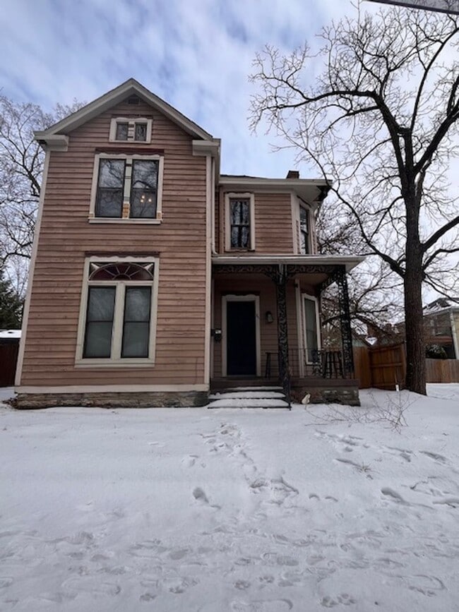 Photo - 711 W Maxwell St Apartment