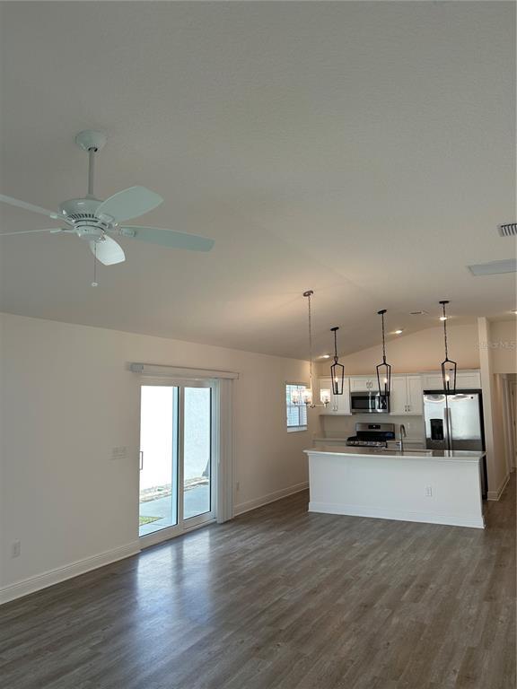 Foto del edificio - 6986 Elaine Ct