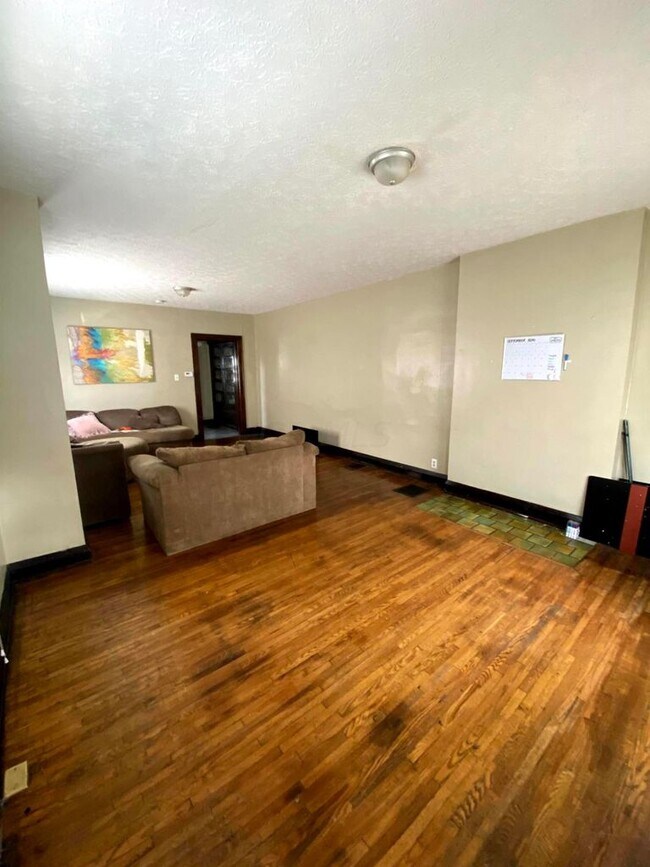 Foto del edificio - 88 E Patterson Ave