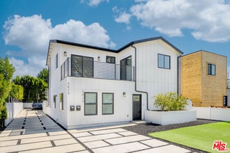 Building Photo - 5826 Craner Ave