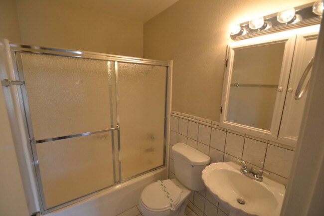 Building Photo - 11060 Davis St