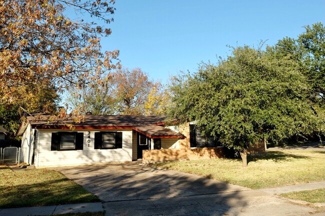 Foto del edificio - 3401 Princeton Dr