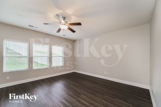 Building Photo - 9342 Sloan Forest Dr