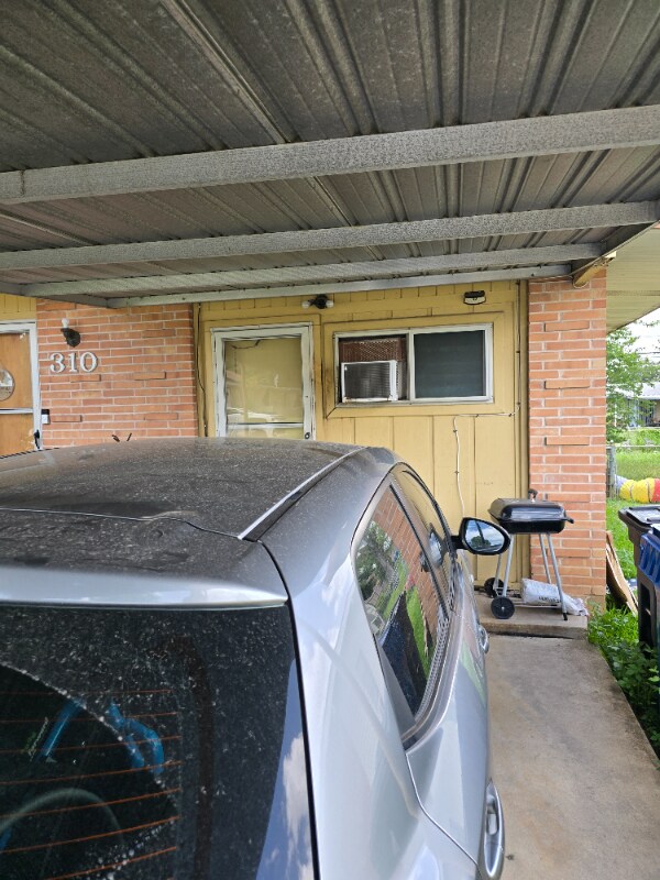 Building Photo - 310 Hialeah Ave