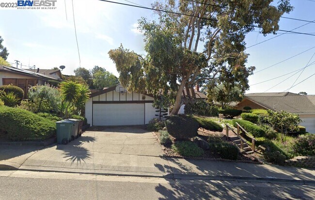 Building Photo - 3489 Bridle Dr