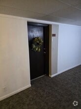 Building Photo - 1091 Country Hills Dr