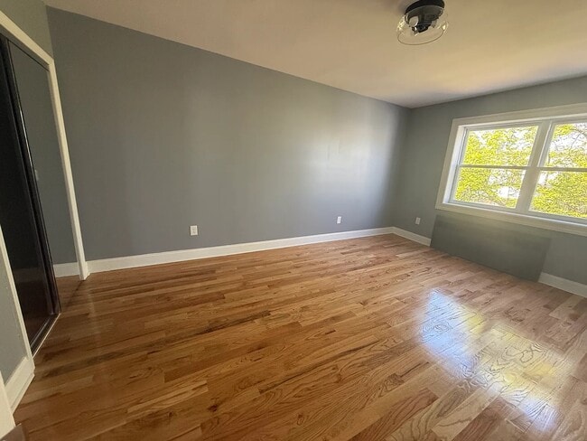 Foto del edificio - 1405 E 93rd St